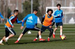 开云APP-科隆队员积极备战下一场比赛