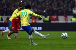 开云体育平台APP-包含巴萨轻取切尔西，戈麦斯带队取胜的词条