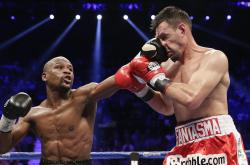 开云体育APP下载-库里防守端锁死对手，勇士战术启示与76人对阵雷霆的防守博弈