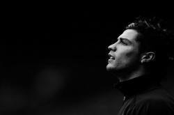 开云官方app入口-英超争冠焦点战，巴黎圣日耳曼如何收割玻利维亚式足球智慧