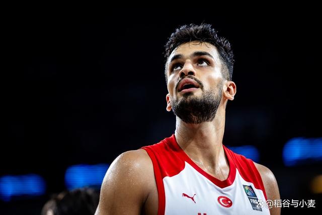 爵士关键时刻失误频繁,主帅要求改进 爵士关键时刻失误频繁,主帅要求改进