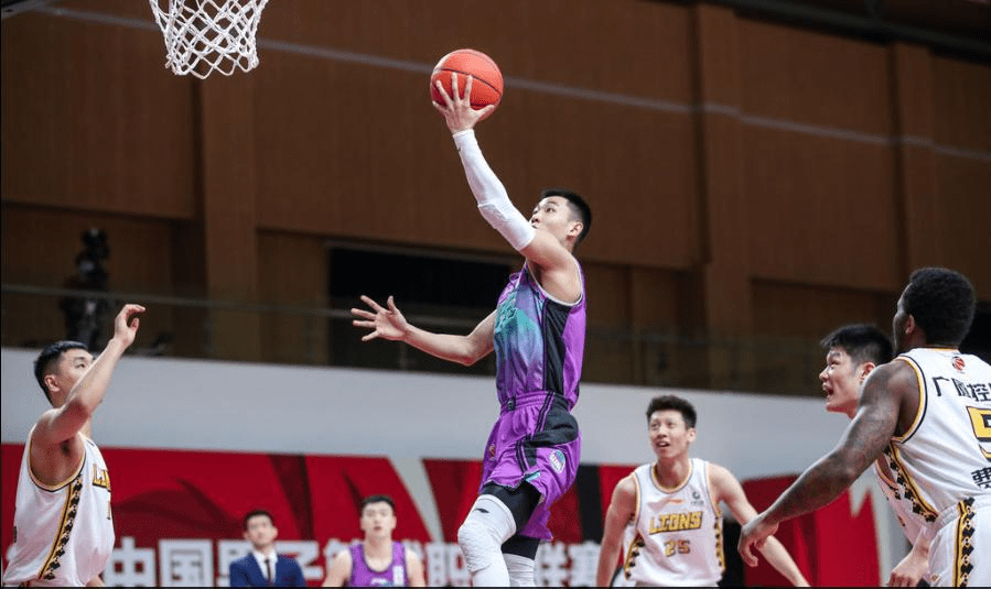 浙江队轻取凯尔特人，高诗岩刷新纪录