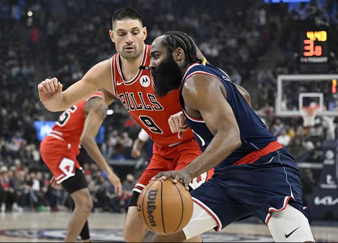 包含公牛鏖战快船，杜兰特带队取胜的词条