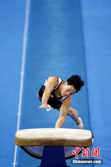 英国体操队表现抢眼，摘下金牌