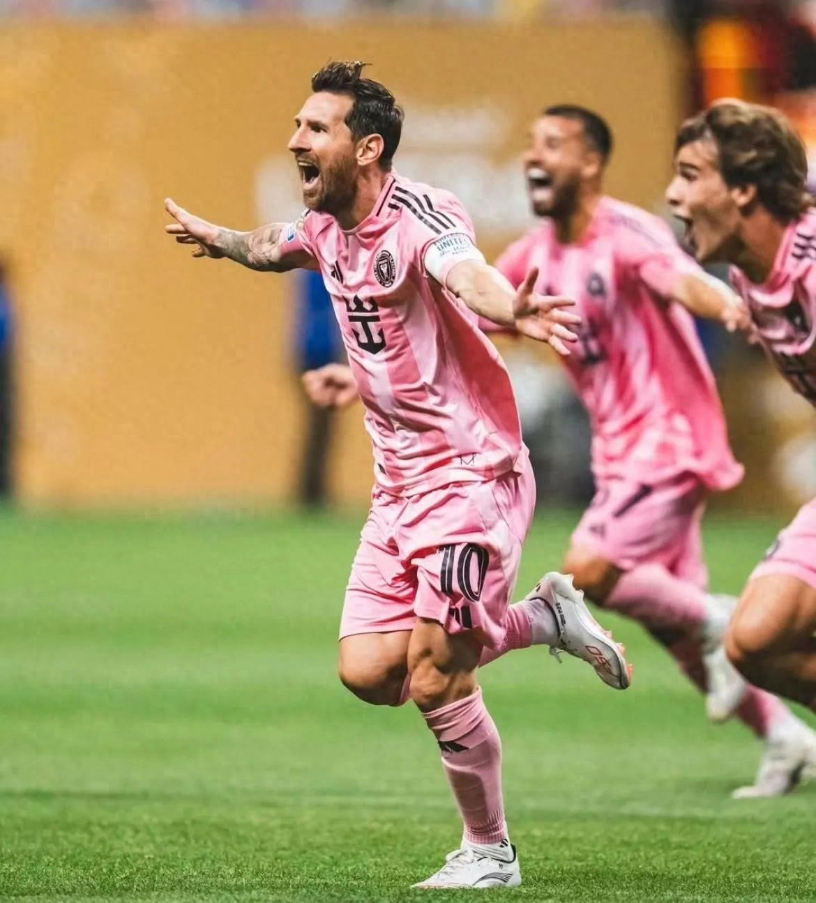 梅西进球,巴萨惨遭罗马逆转出局 梅西进球,巴萨惨遭罗马逆转出局