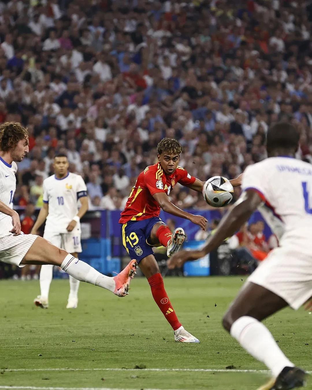 西班牙队击败瑞典队晋级半决赛