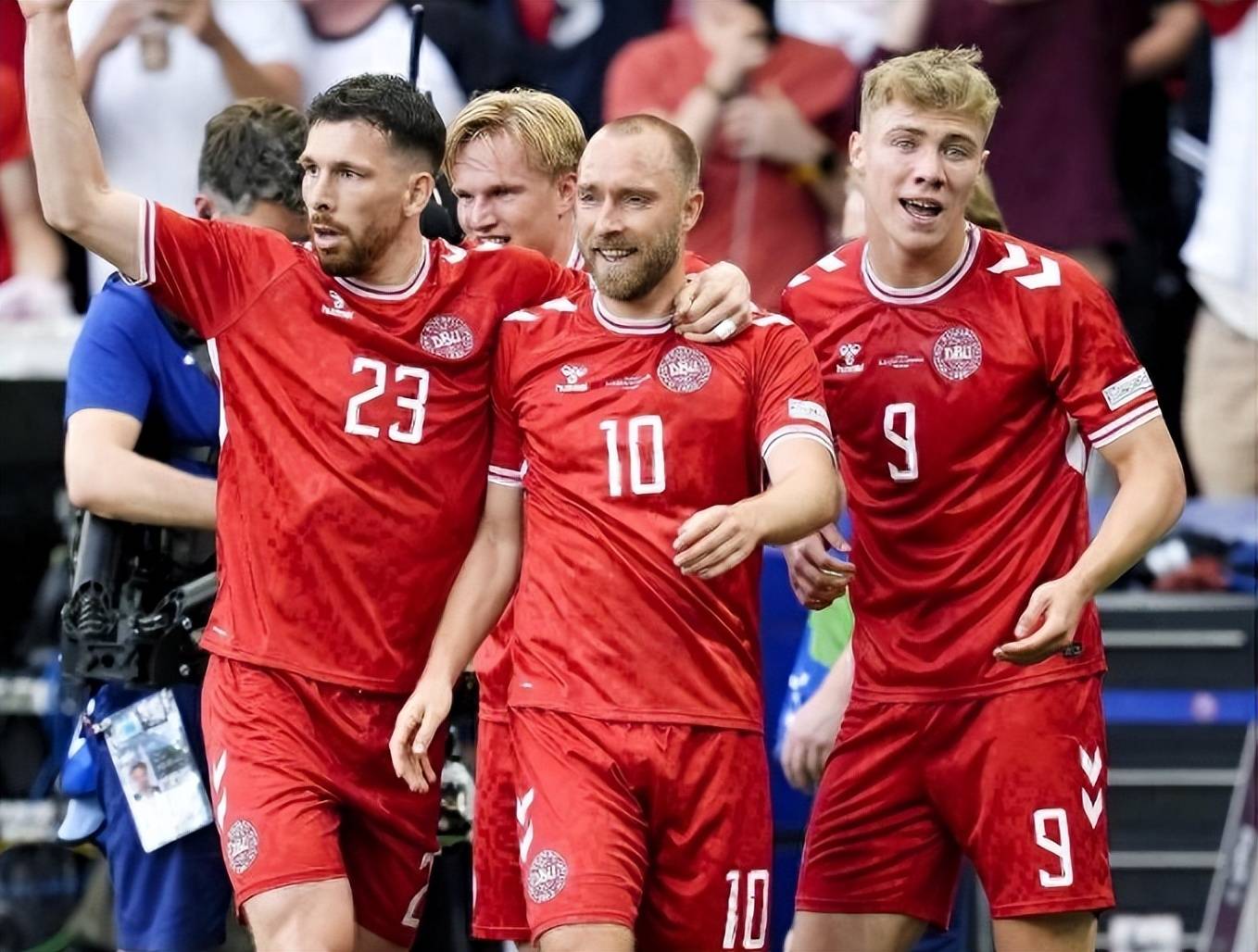 包含塞尔维亚战平稳固小组头名积分的词条 包含塞尔维亚战平稳固小组头名积分的词条