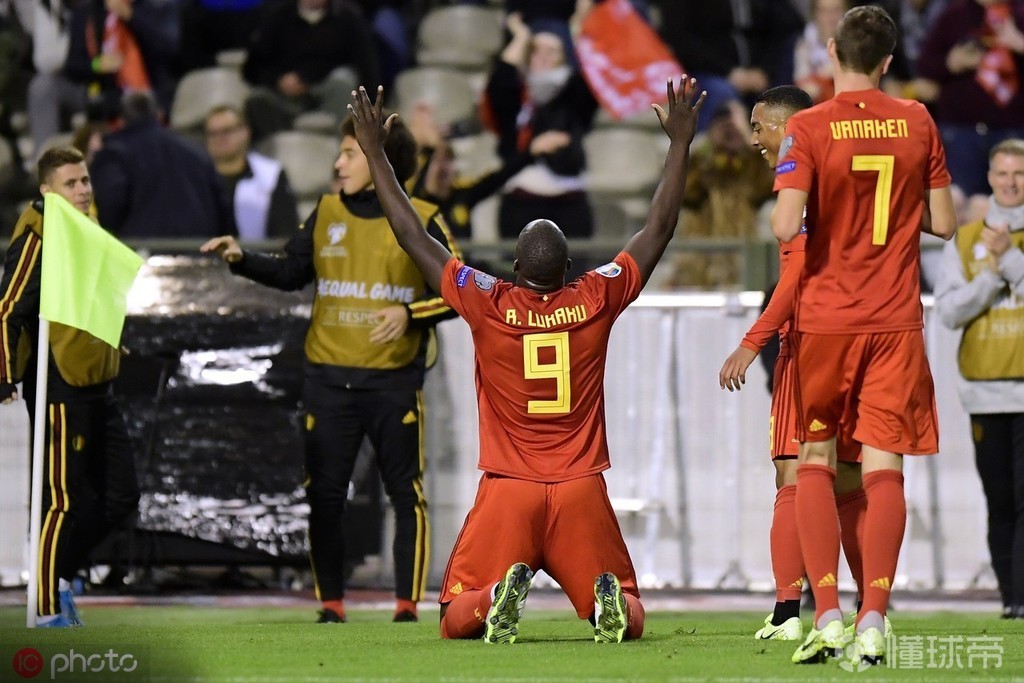 比利时豪取四连胜，晋级淘汰赛