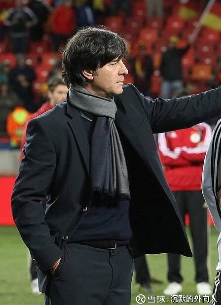 里昂告捷取胜，缩小与冠军之间的差距的简单介绍