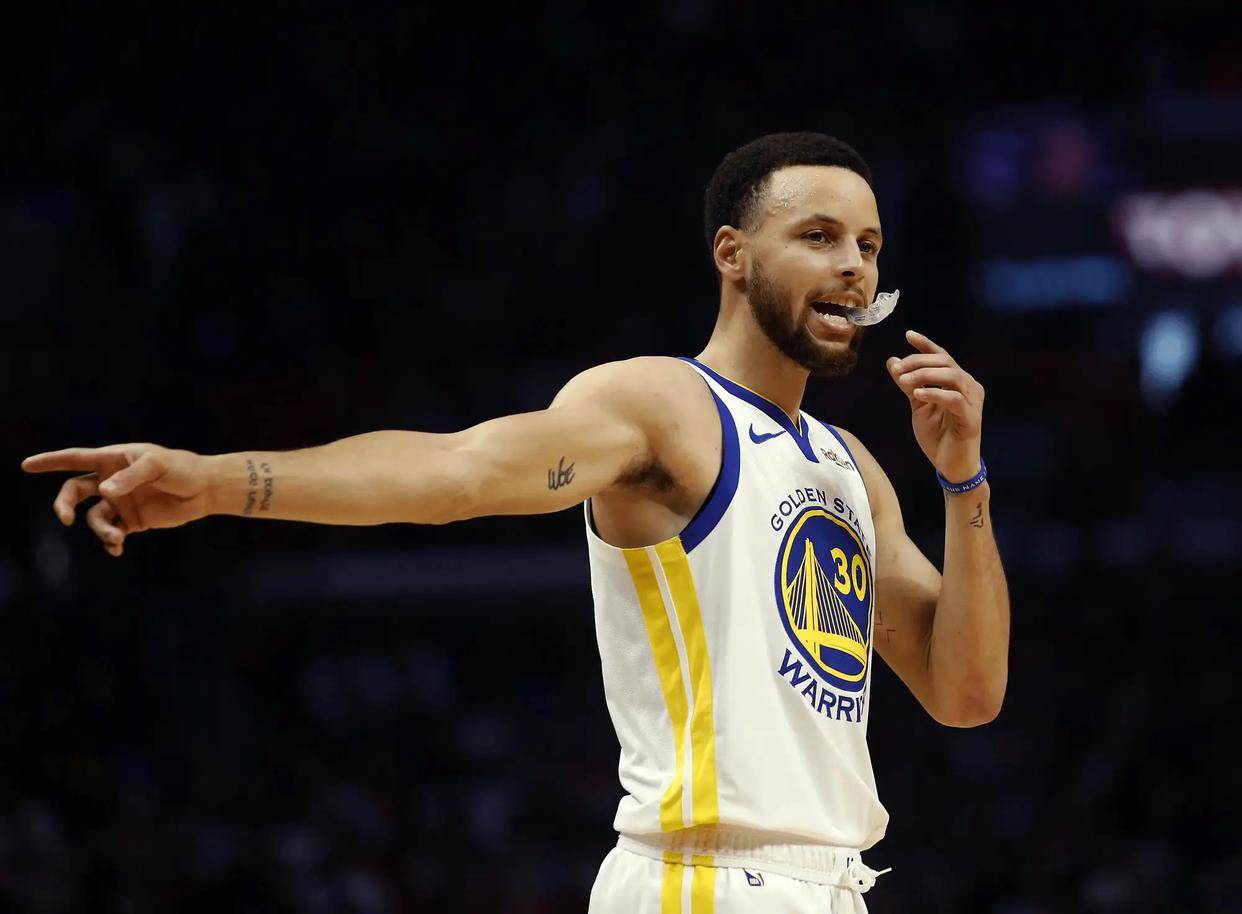 关于太阳鏖战国王,库里扛起全队的信息 关于太阳鏖战国王,库里扛起全队的信息