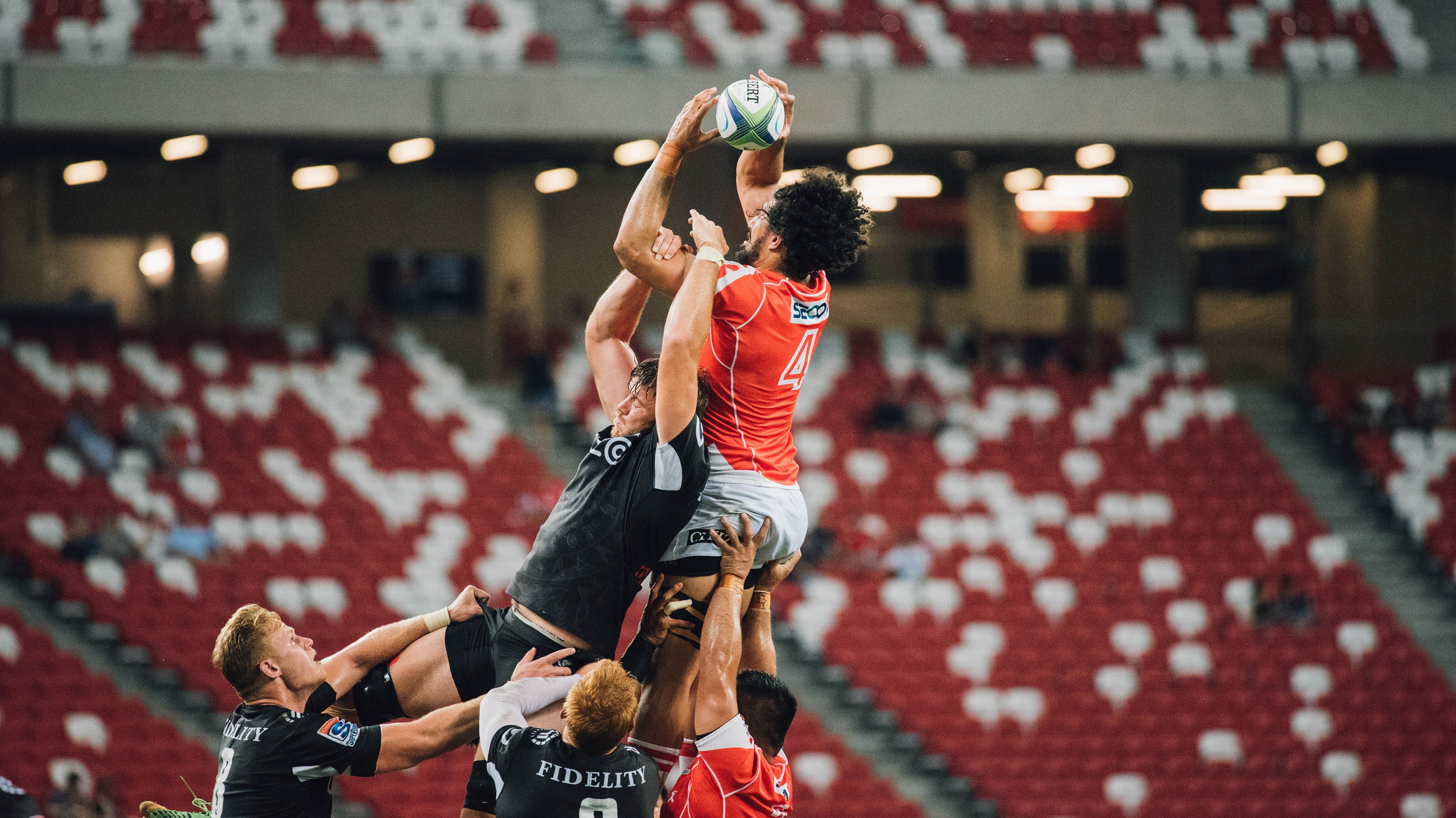 东契奇关键三分锁定胜局，湖人提前终结悬念力克山西